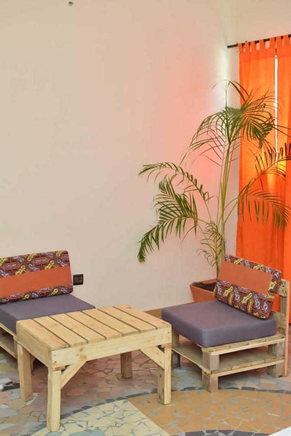 Akwa Guesthouse 코토누 외부 사진