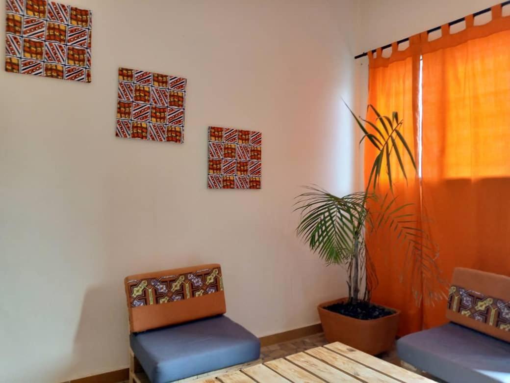 Akwa Guesthouse 코토누 외부 사진