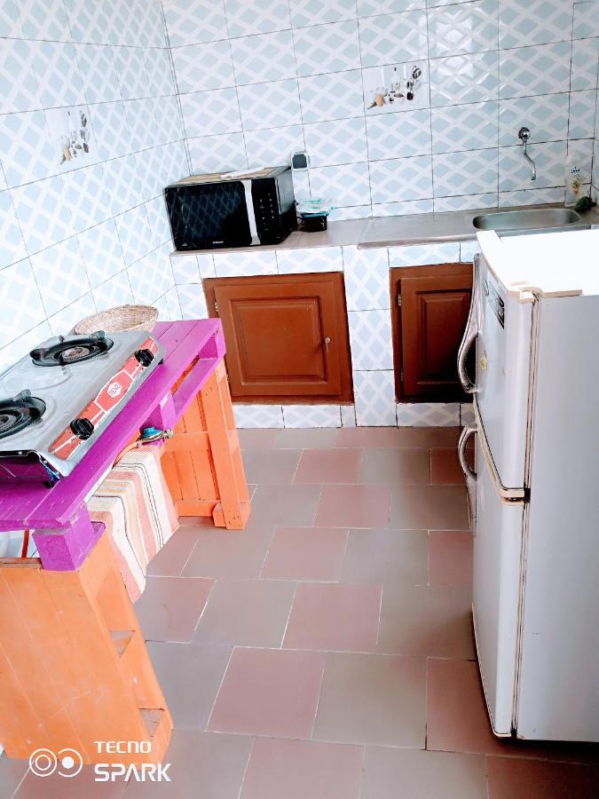 Akwa Guesthouse 코토누 외부 사진