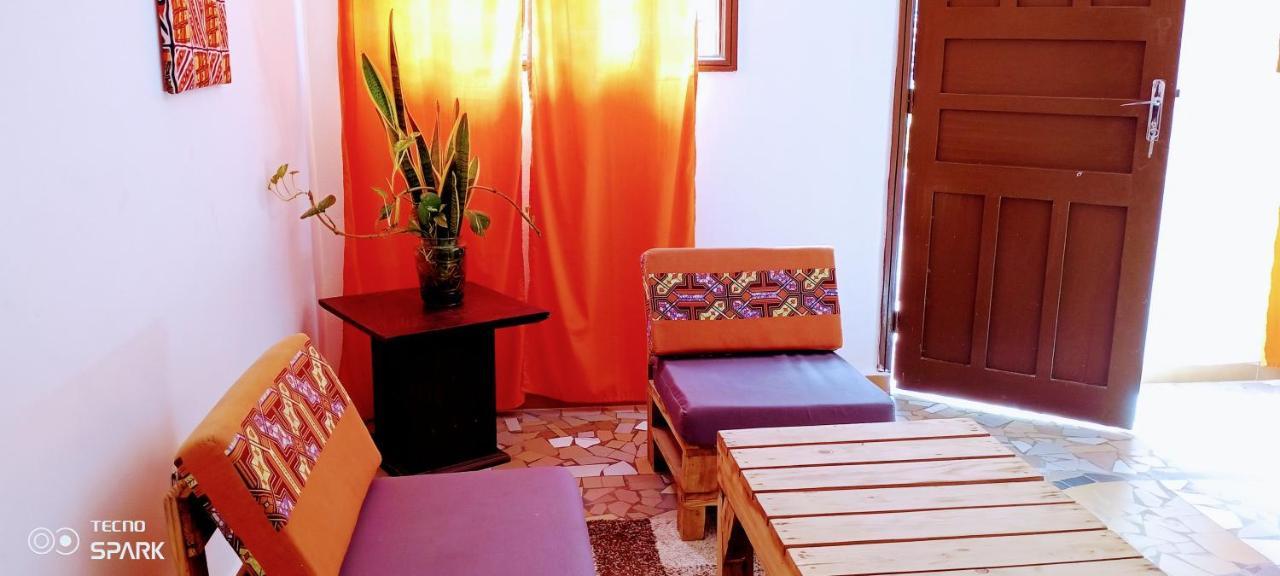 Akwa Guesthouse 코토누 외부 사진