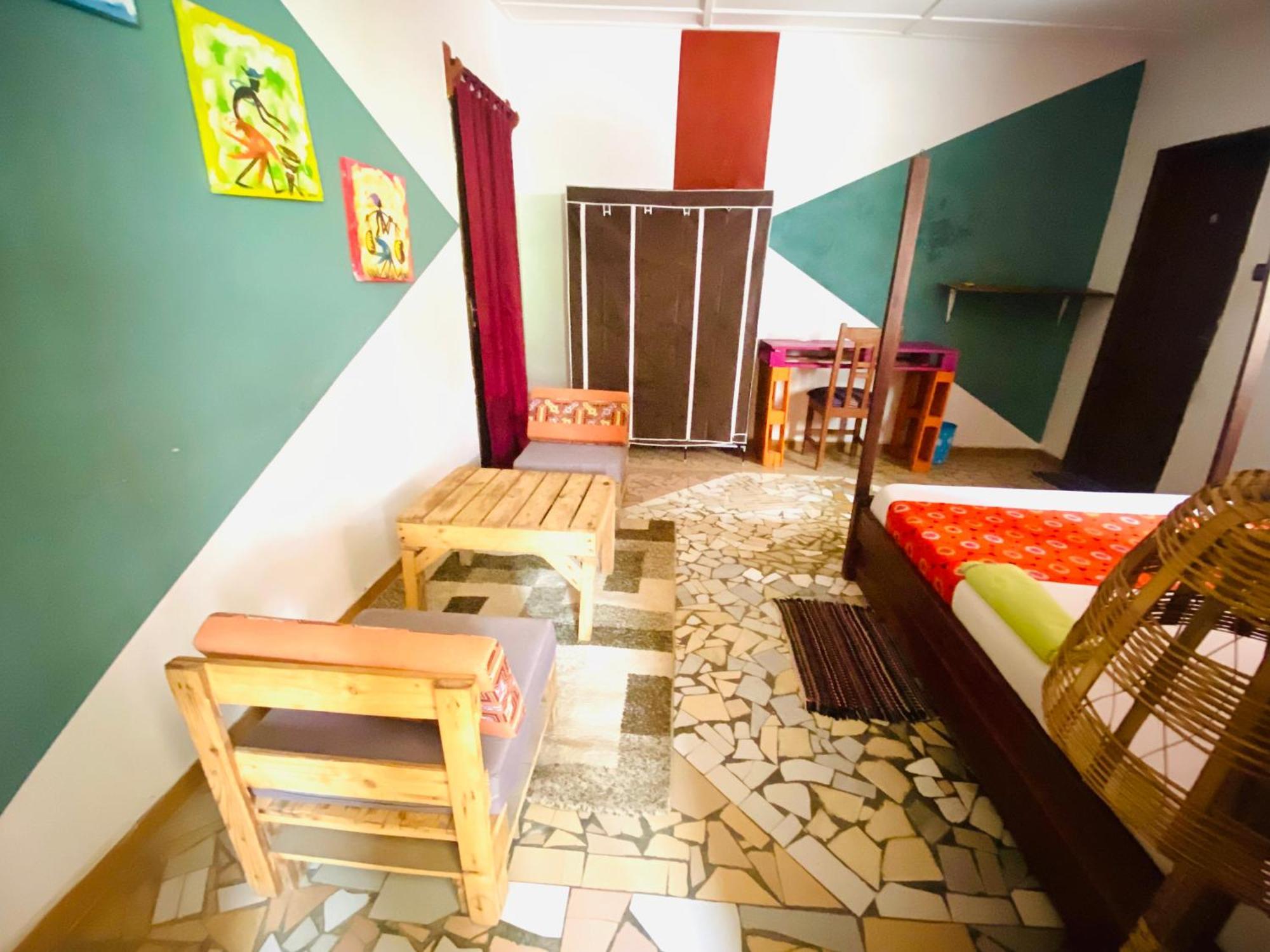 Akwa Guesthouse 코토누 외부 사진