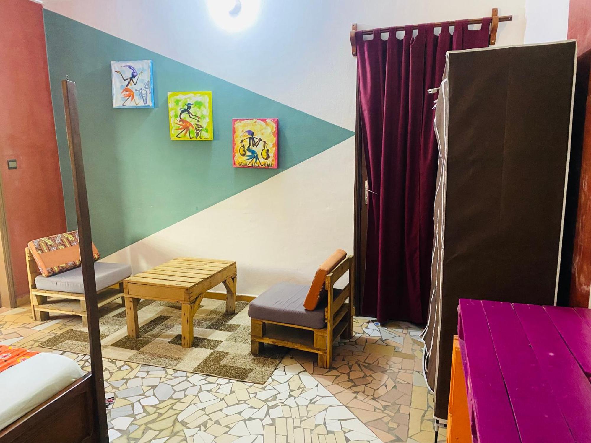 Akwa Guesthouse 코토누 외부 사진